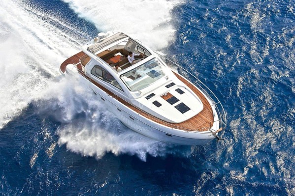 2011 BAVARIA 43 HT