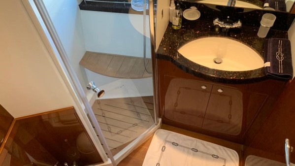 2007 PRINCESS 21M