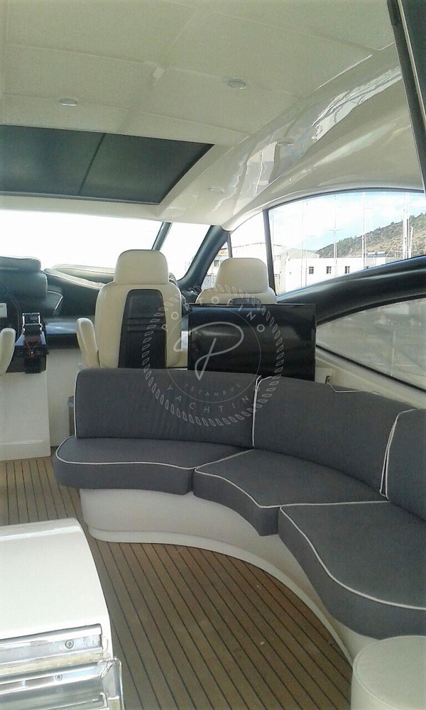 2005 PERSHING 62