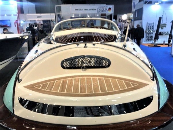 2023 YUKA 700 CLASSIC