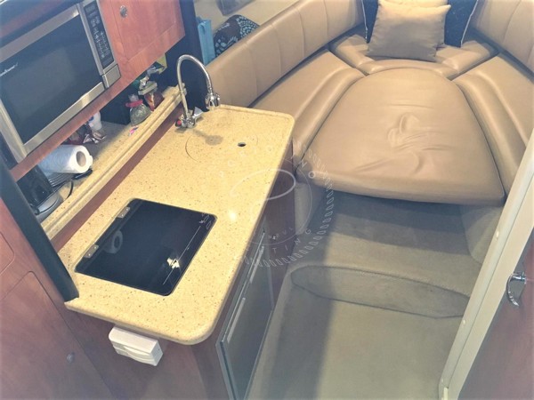 2011 RINKER 280 EC