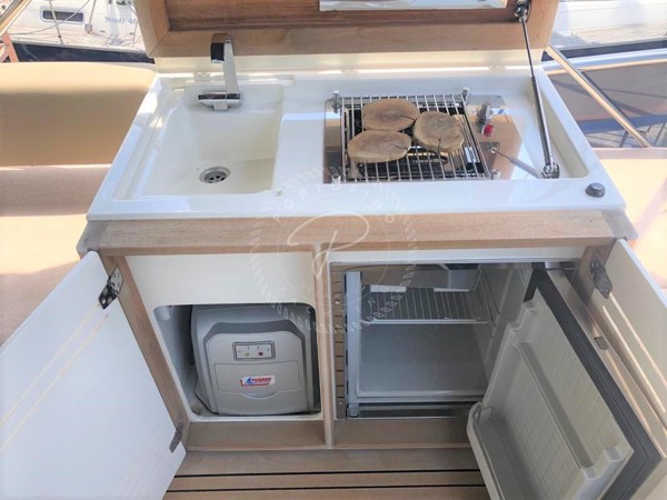 2013 ABSOLUTE 55 FLY