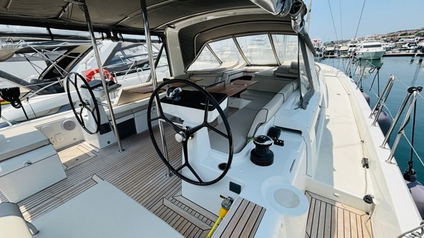 2024 BENETEAU OCEANIS 54