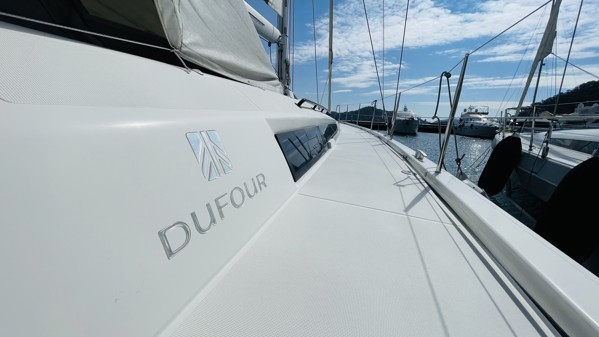 2021 DUFOUR 530