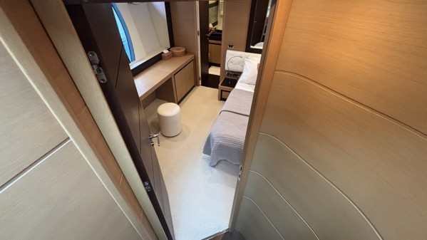 2012 PERSHING 72
