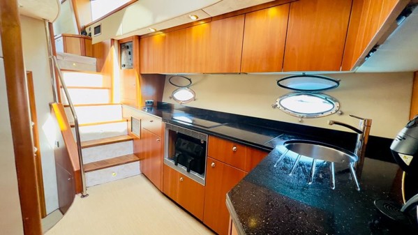 2009 SUNSEEKER MANHATTAN 60