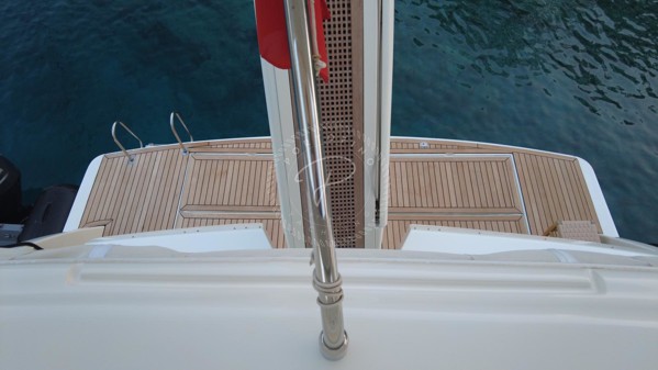 2003 FERRETTI YACHTS 590