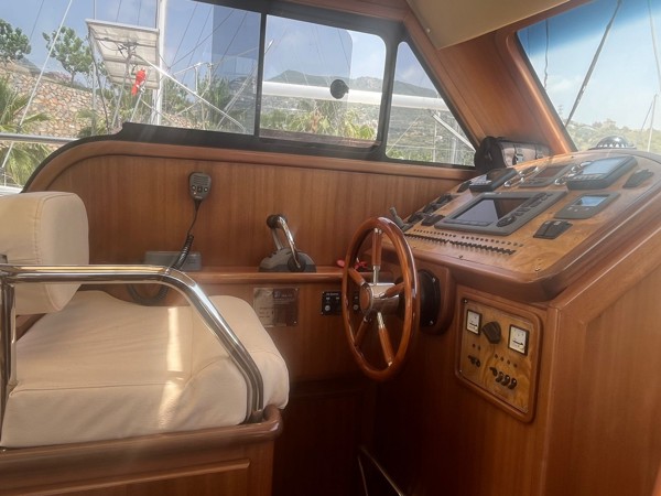 2012 VIKING MARIN 34 SEDAN