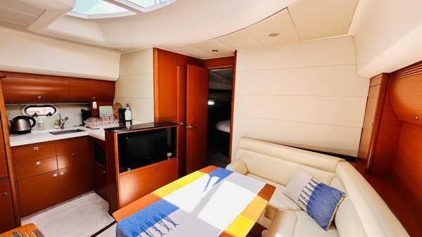 2011 PRESTIGE 440 S 