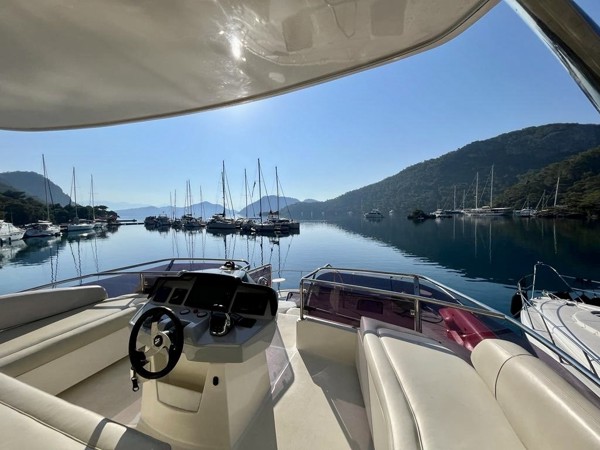 2016 AQUILA 44