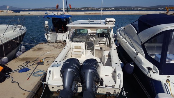 2016 SAILFISH 325 DC