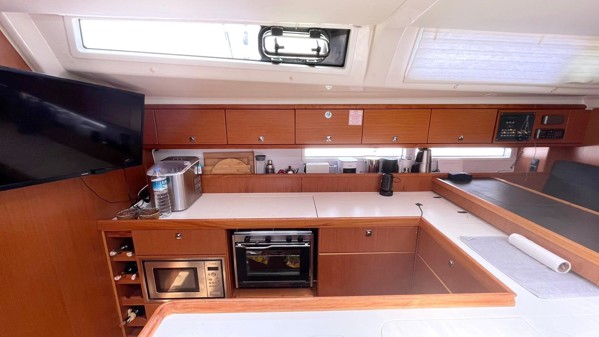2015 BAVARIA 56 CRUISER