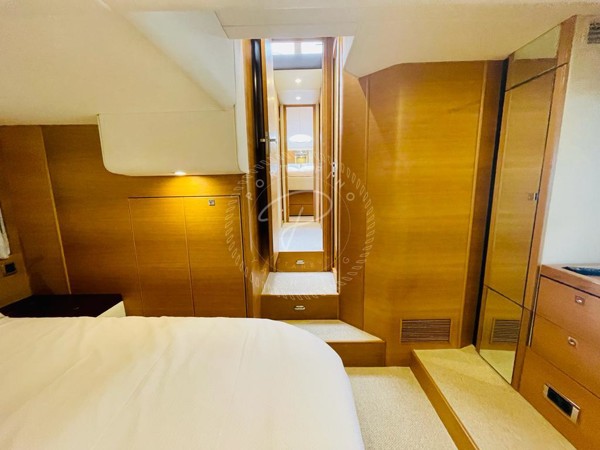 2009 FAIRLINE PHANTOM 48