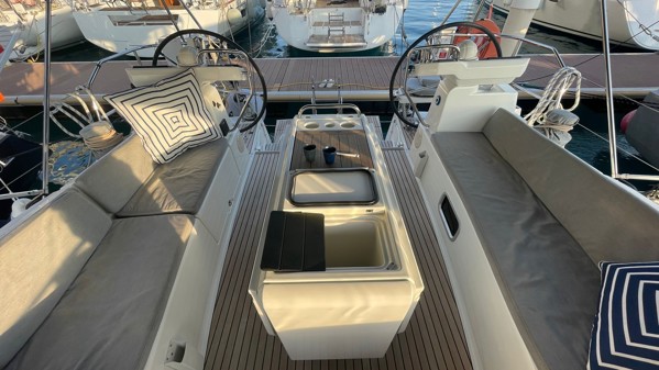 2018 JEANNEAU 51