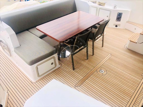 2017 AZIMUT 66 FLY
