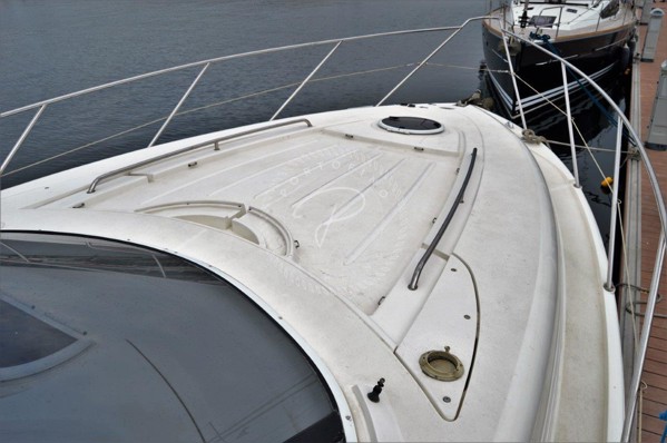 2005 FAIRLINE TARGA 40
