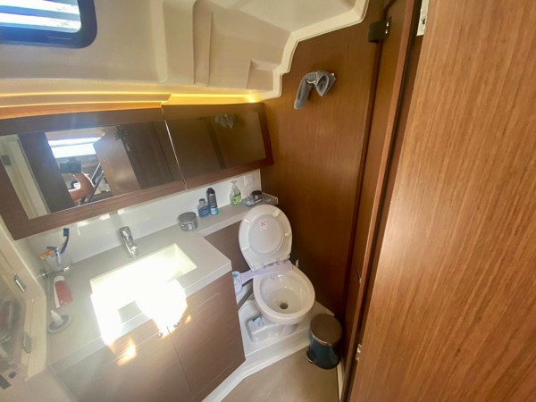 2021 BENETEAU OCEANIS 51.1