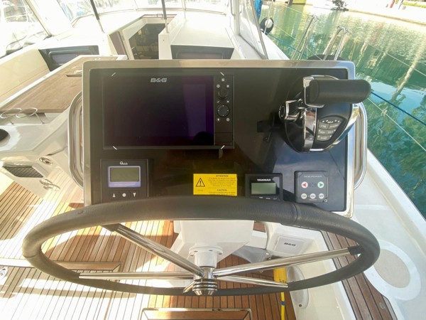 2021 BENETEAU OCEANIS 51.1