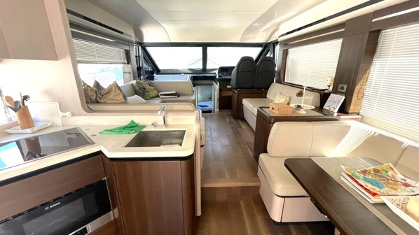 2019 ABSOLUTE 58 FLY