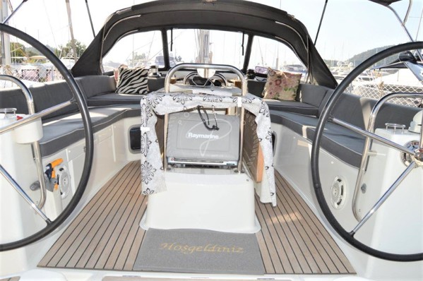 2012 JEANNEAU 53