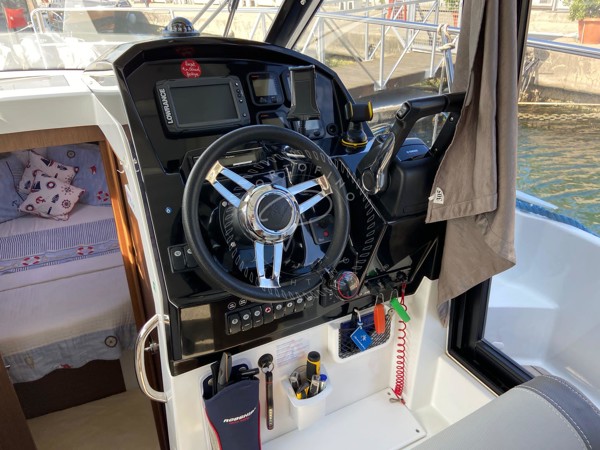 2017 JEANNEAU MERRY FISHER 895