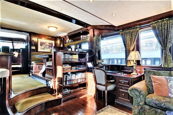 2002 CAPE SCOTT PILOTHOUSE 86