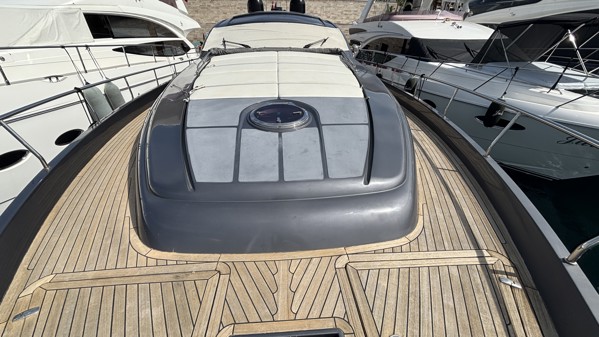 2012 PERSHING 72