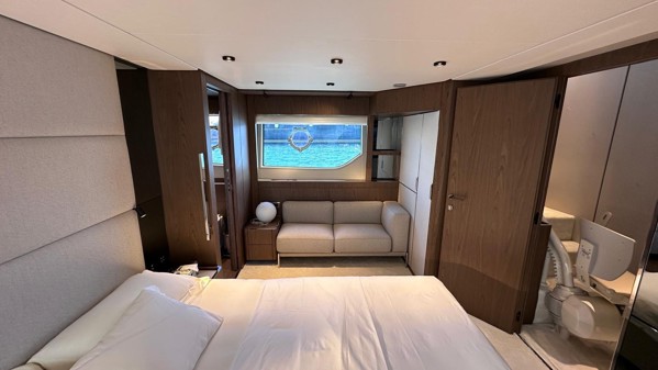 2022 FERRETTI 780