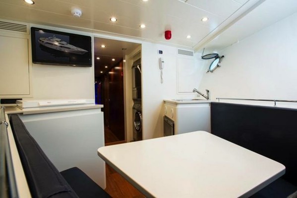 2011 BENETTI SAIL DIVISION 82