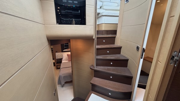 2012 PERSHING 72