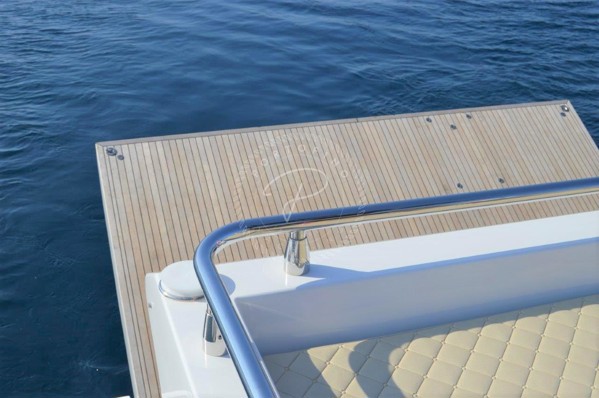 2017 AZIMUT 77S