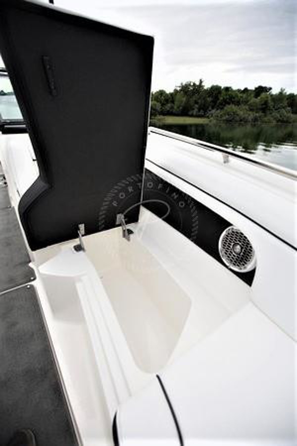 2015 SEA RAY 270 SUNDECK