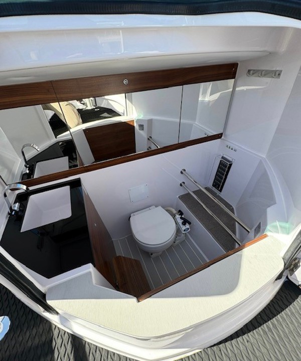 2022 AXOPAR 28 BRABUS CABIN