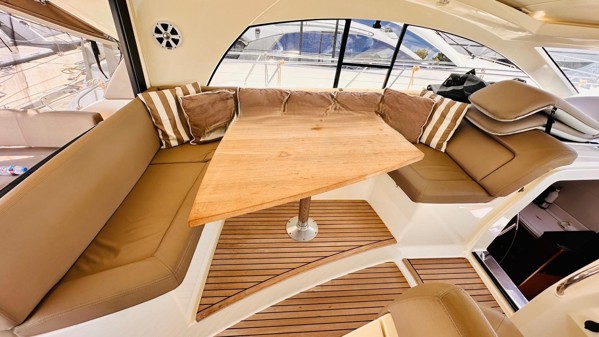 2011 PRESTIGE 440 S 