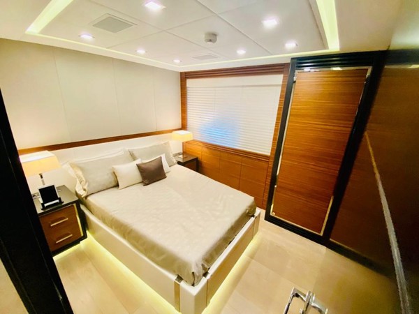 2015 MANGUSTA 132