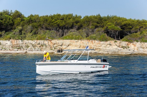 2020 AXOPAR 24 T-TOP