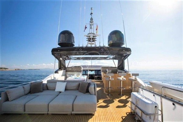 2012 | 2016 FERRETTI CUSTOMLINE 100