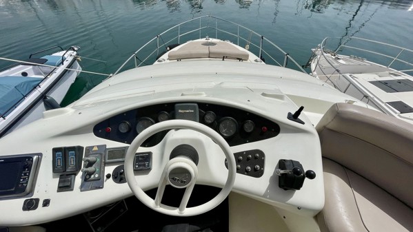 2003 AZIMUT 42 FLY