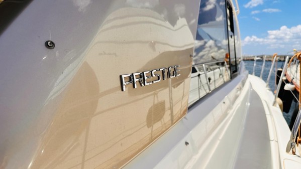 2011 PRESTIGE 440 S 