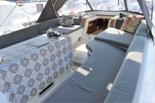 2012 JEANNEAU 53