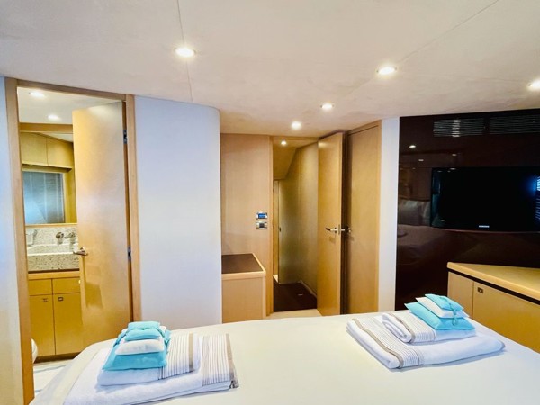 2010 PRINCESS 85