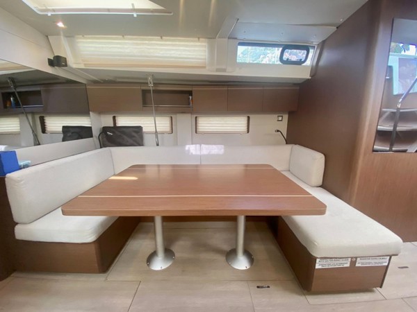 2021 BENETEAU OCEANIS 51.1