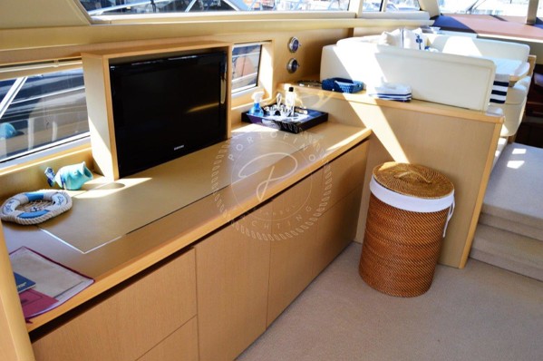 2010 PRINCESS 54