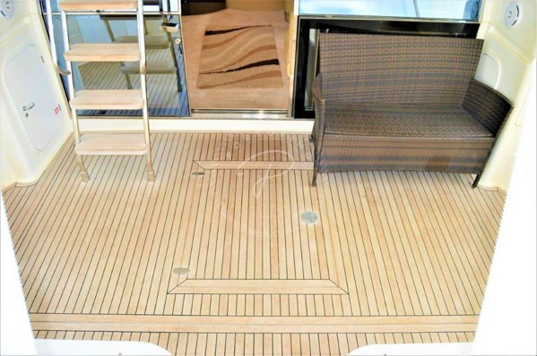 2006 FERRETTI 550 FLY