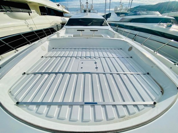 2015 MANGUSTA 132