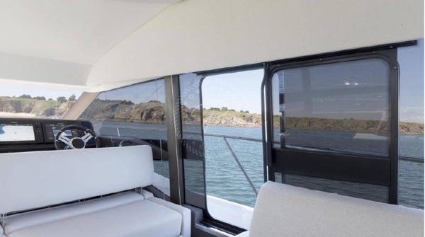 2018 PRESTIGE 520 FLY