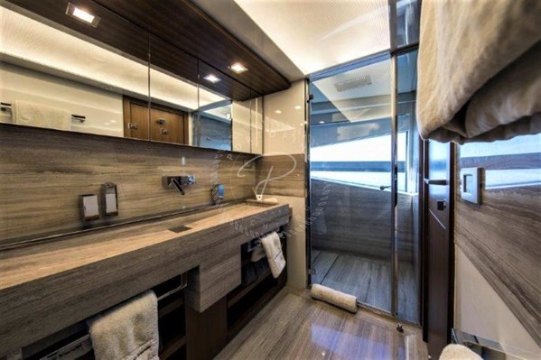 2012 | 2016 FERRETTI CUSTOMLINE 100