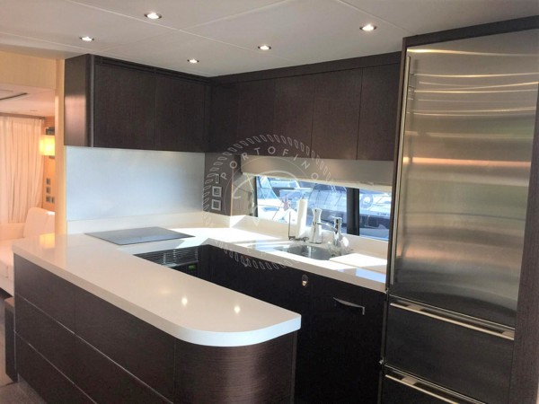 2016 SUNSEEKER 75 YACHT