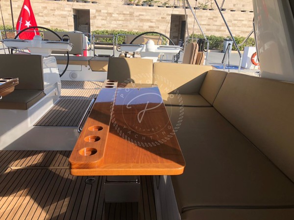 2017 JEANNEAU 64