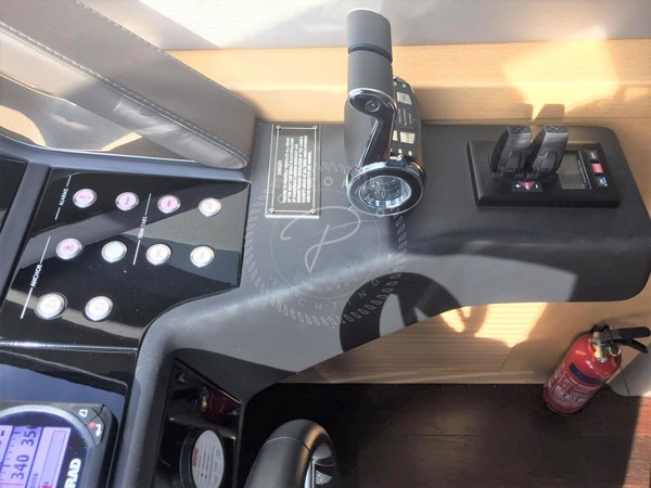 2016 SUNSEEKER 75 YACHT